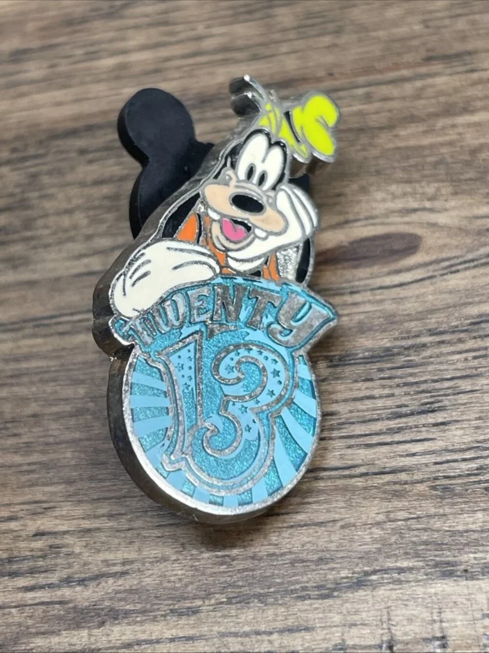 Disney Goofy 2013 Collectible Trading Pin KG JD